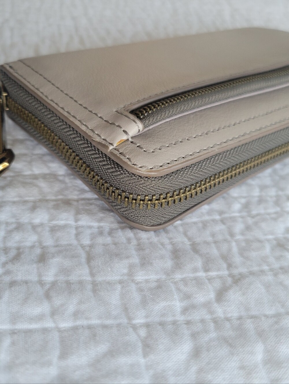 NWT Fossil Women's Logan RFID Zip-Around Wristlet Wallet in Stone - Picture 6 of 9